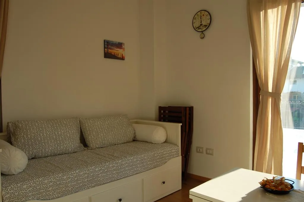 Appartamento con terrazza - immagine 1